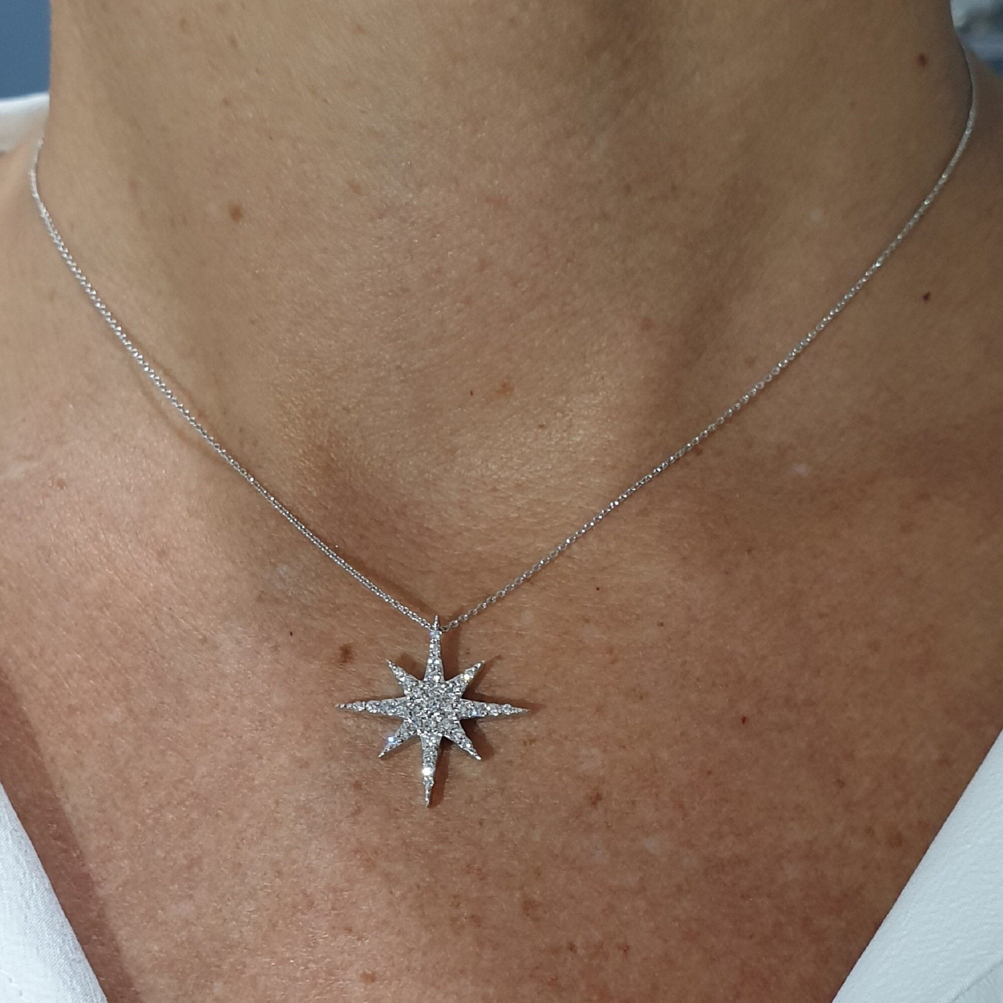 Noémie The Single Star Diamond Necklace